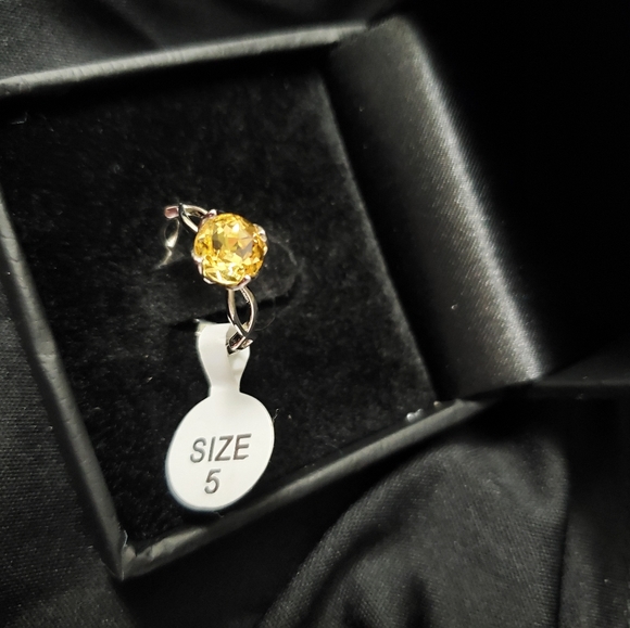 ring - Picture 3 of 3